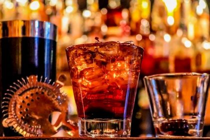 alcohol can cause gynecomastia